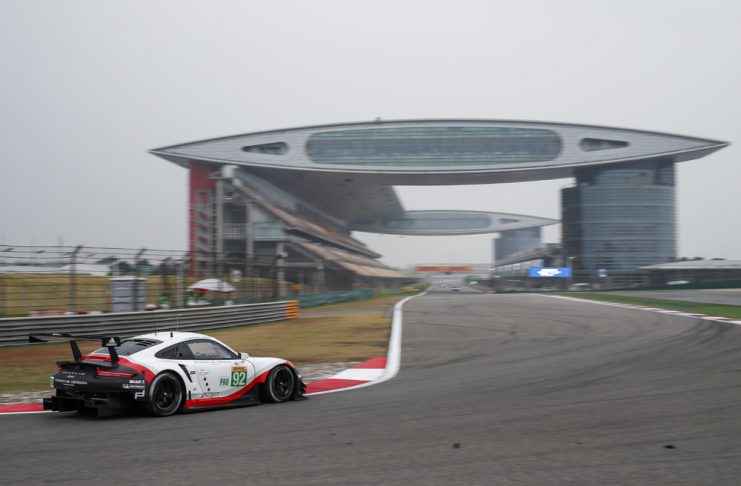 Shanghai : Porsche 911 RSR again on the first grid row