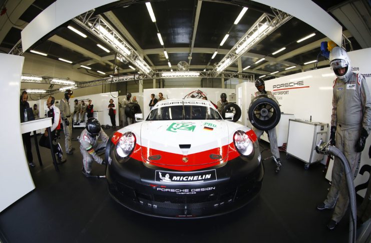 Third grid row for Porsche at Silverstone – pole position in the GTE-Am class