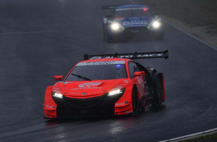 ARTA NSX -GT wins a race plagued by bad weather