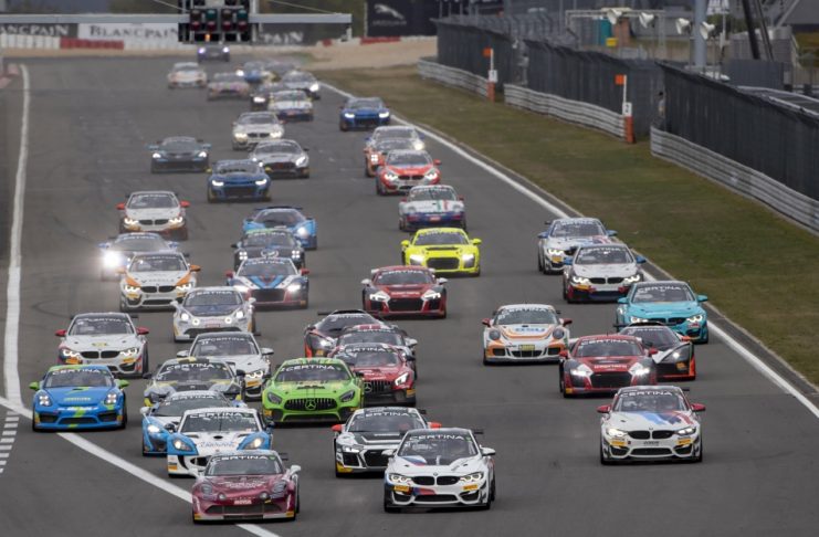 GT4 International Cup : 21 autos en piste à Bahrain