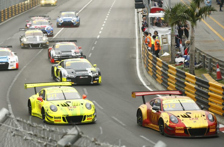 Vidéo : un contact met Laurens Vanthoor hors de la course dès le départ