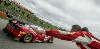 Mosport, Round 5 : Molina/Vilander (Ferrari) devant les Bentley